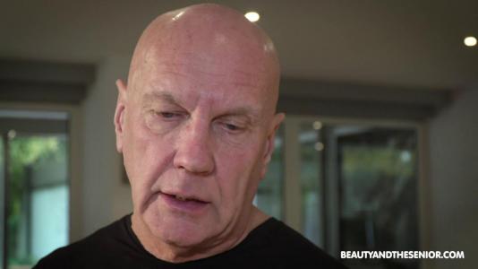 Превью Старик балует блондинку нежными оральными ласками и трахает в киску № 10795