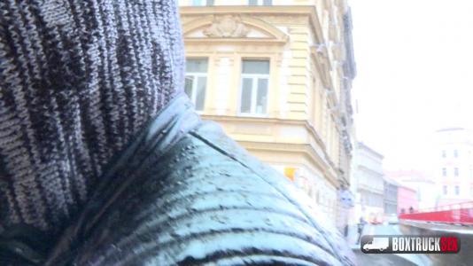 Превью Девка после нежного массажа решила заняться сексом на кушетке № 11068