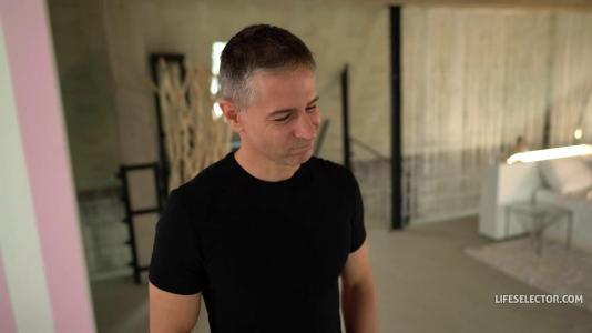 Рыженькая милашка отлично справляется с двумя большими членами