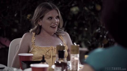 Превью Мамка и дочка испробовали хуй симпатичного гостя № 17253