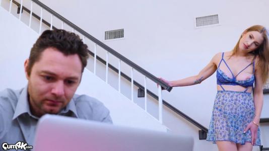 Превью Русоволосая отвлекла киской сводного брата от учебы № 17275