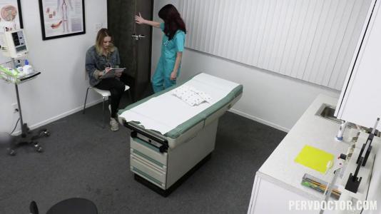 Превью Врач трахает медсестру и пациентку в больнице № 18381