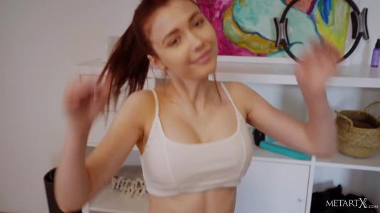 Дрочила час и всё равно хочет ещё