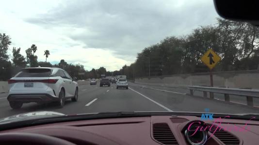 Превью По первому же требованию она подставит свою киску № 18623