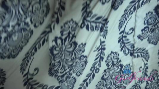 Превью По первому же требованию она подставит свою киску № 18623