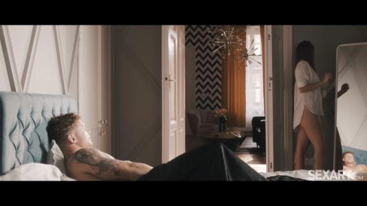 Фантастическая чувственность на большой кровати