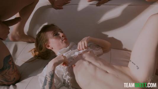 Превью Школьница готова к самым жёстким играм № 18674