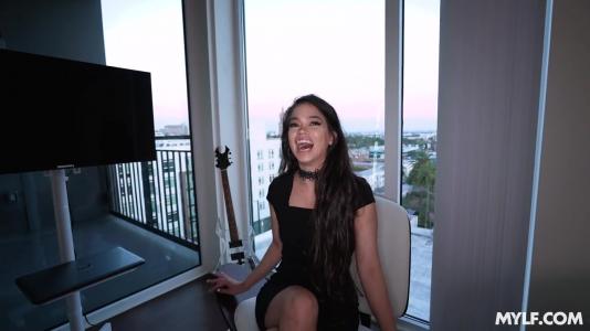 Невероятные таланты прекрасной милфы