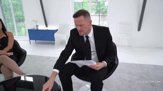 Превью Идеальная помощница влиятельного бизнесмена № 19305