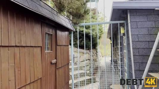 Пришёл в гости, значит, засади член!