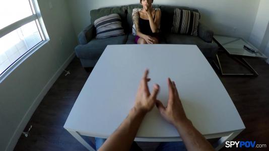 Телочка сосет член босса и скачет на нем, чтобы получить повышение